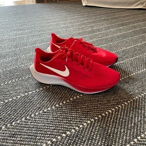 Nike Men's Air Zoom Pegasus 37 Running Shoes